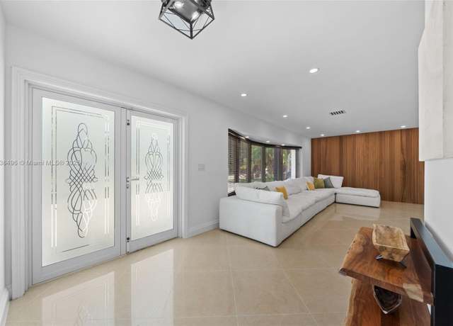 Property at 1144 Adams St, Hollywood, FL 33019, 6 beds, 5 baths