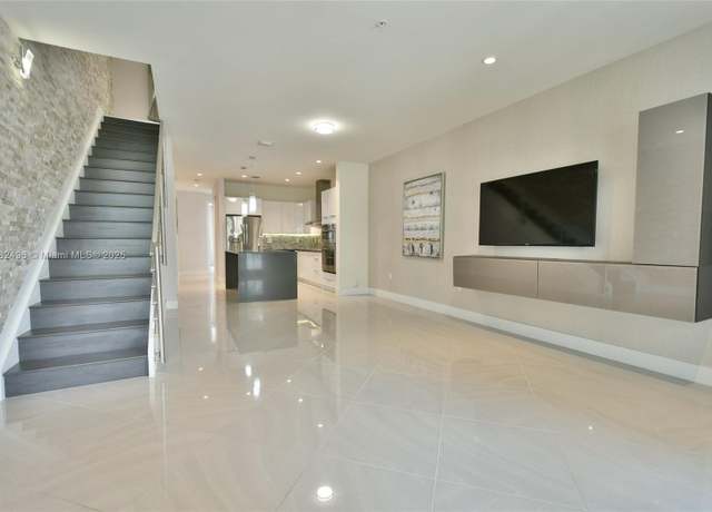 Property at 10305 NW 63rd Ter #209, Doral, FL 33178, 3 beds, 3 baths