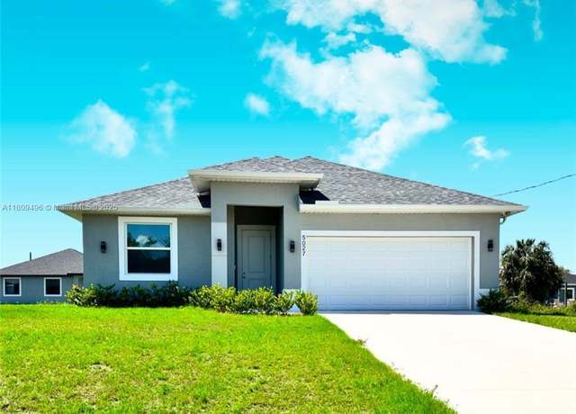 Property at 5027 S Peachtree Cir, La Belle, FL 33935, 3 beds, 2.5 baths