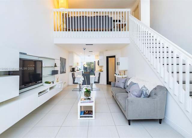 Property at 370 SE 2nd Ave Unit G3, Deerfield Beach, FL 33441, 3 beds, 2.5 baths