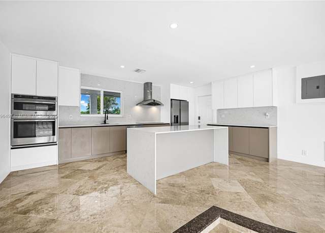 Property at 5510 NE 18th Ave, Fort Lauderdale, FL 33334, 3 beds, 3 baths