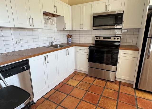 Property at 1460 Ocean Dr #208, Miami Beach, FL 33139, 2 beds, 1.5 baths