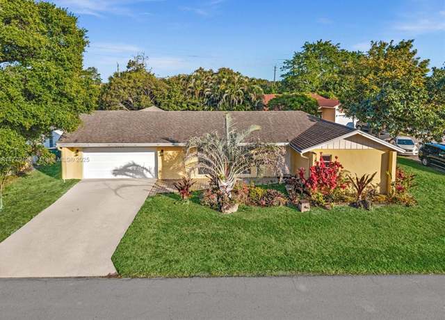 Property at 5404 Bayberry Ln, Tamarac, FL 33319, 3 beds, 2 baths