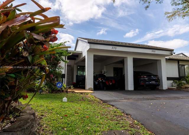 Property at 370 Fairway Cir #13, Weston, FL 33326, 3 beds, 2 baths