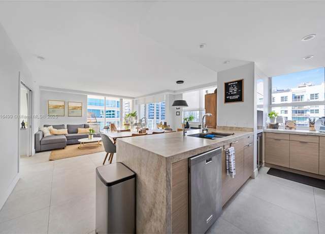 Property at 1155 Brickell Bay Dr #3002, Miami, FL 33131, 3 beds, 2 baths