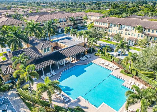 Property at 14749 SW 9th St #3110, Pembroke Pines, FL 33027, 3 beds, 3.5 baths
