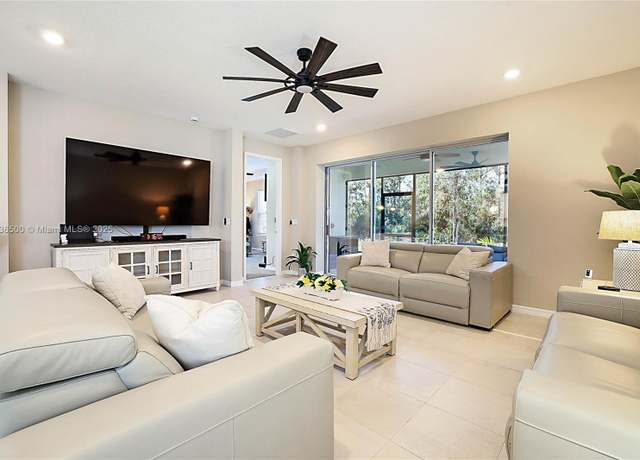 Property at 545 SE Ranch Oak Cir, Port St. Lucie, FL 34984, 4 beds, 3 baths