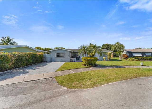 Property at 8100 SW 95th Ct, Miami, FL 33173, 3 beds, 2 baths