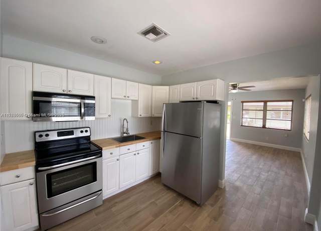 Property at 2641 SW 13th Ave, Fort Lauderdale, FL 33315, 6 beds, 3 baths