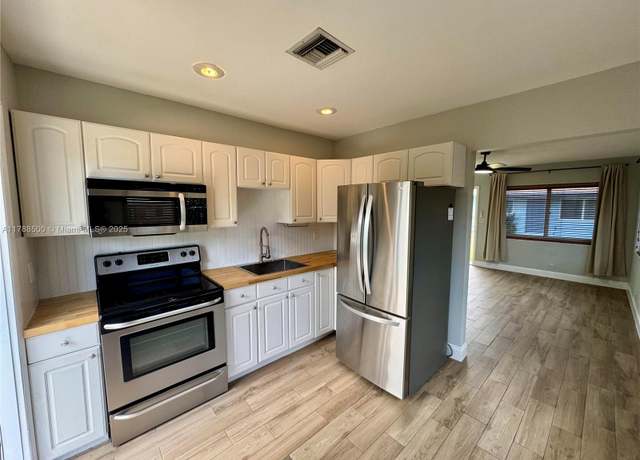 Property at 2641 SW 13th Ave, Fort Lauderdale, FL 33315, 6 beds, 3 baths