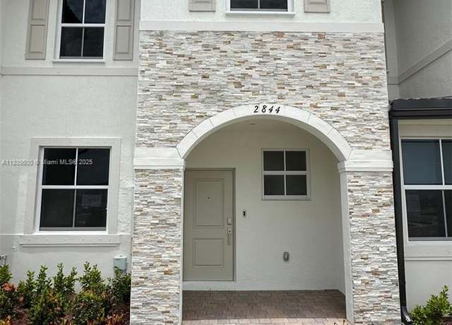 Property at 2844 SE 26th Ter, Homestead, FL 33035, 3 beds, 2.5 baths
