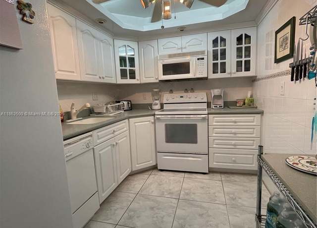 Property at 3180 S Ocean Dr #204, Hallandale Beach, FL 33009, 2 beds, 2 baths