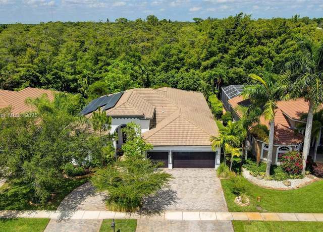 Property at 10234 Oak Meadow Ln, Lake Worth, FL 33449, 4 beds, 3 baths