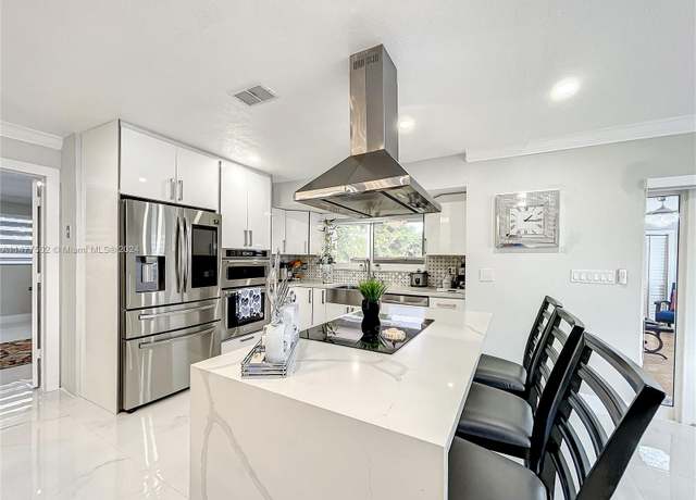 Property at 12601 SW 204th St, Miami, FL 33177, 4 beds, 2.5 baths
