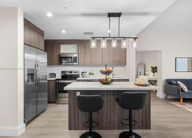 Property at 1938 Jackson St #306, Hollywood, FL 33020, 1 bed, 1 bath