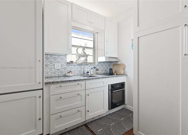 Property at 1043 NW 2nd St #13, Miami, FL 33128, 2 beds, 1 bath