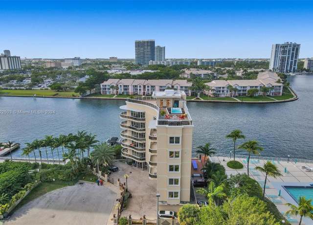 Property at 12 Seacrest Pkwy #3, Hollywood, FL 33019, 3 beds, 2.5 baths