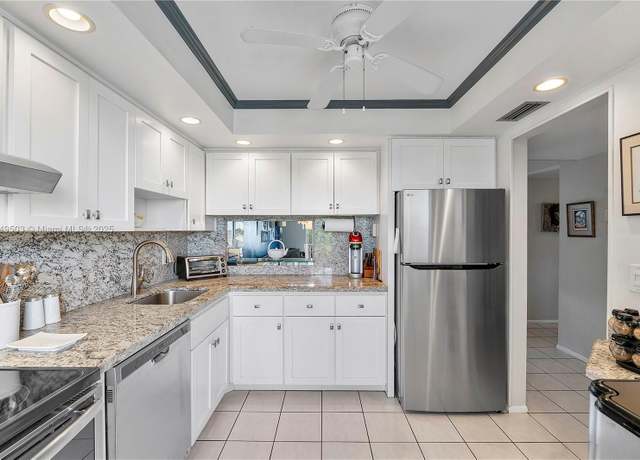 Property at 4800 Hillcrest Ln #514, Hollywood, FL 33021, 2 beds, 2 baths