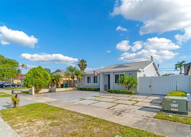 Property at 11440 SW 185th Ter, Miami, FL 33157, 3 beds, 2 baths