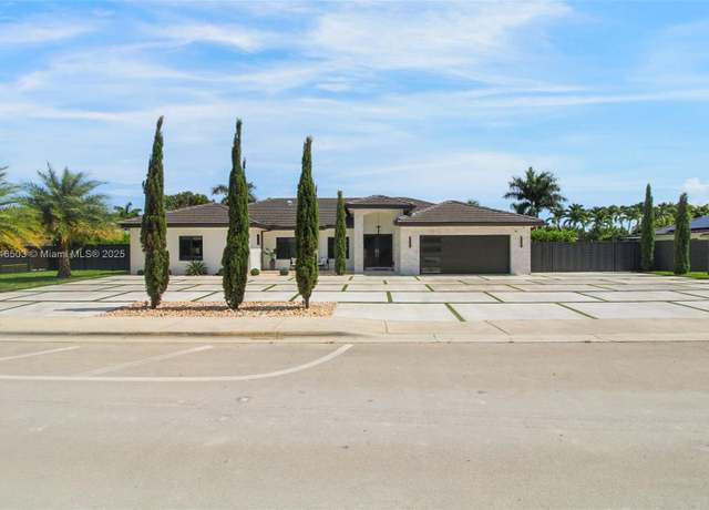 Property at 17242 SW 284th St, Homestead, FL 33030, 4 beds, 2.5 baths