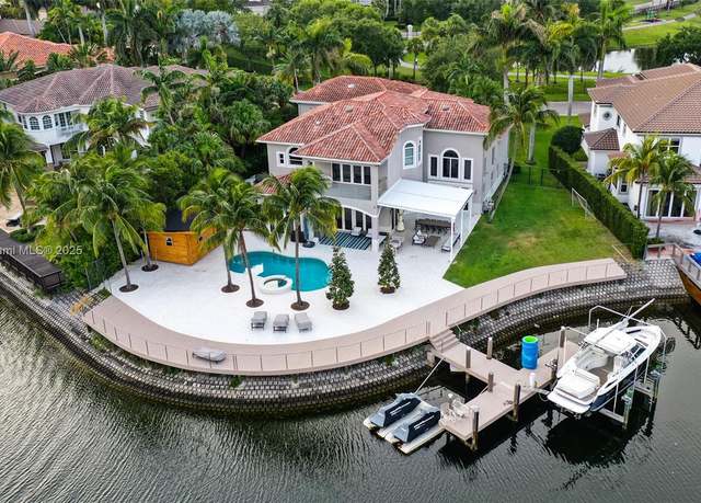 Property at 1260 Harbor Ct, Hollywood, FL 33019, 6 beds, 6.5 baths