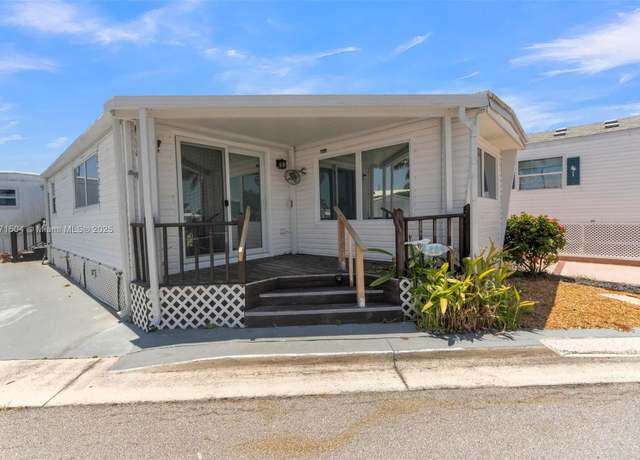 Property at 204 Flamingo Dr, Briny Breezes, FL 33435, 2 beds, 1.5 baths