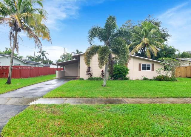 Property at 4906 SW 90th Way, Cooper City, FL 33328, 3 beds, 2 baths