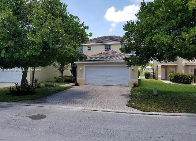 Property at 4035 Crescent Creek Pl, Coconut Creek, FL 33073, 3 beds, 2.5 baths