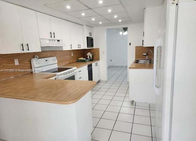 Property at 857 W 79th Pl, Hialeah, FL 33014, 3 beds, 3.5 baths