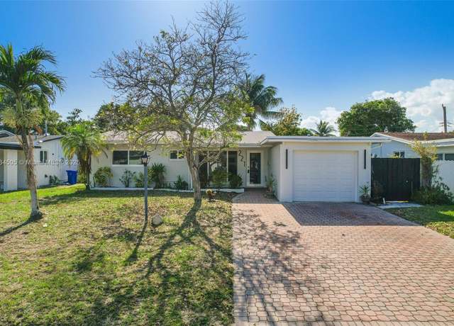 Property at 221 SW 28th Ter, Fort Lauderdale, FL 33312, 3 beds, 2 baths