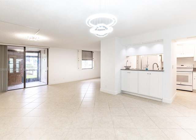 Property at 3490 N Key Dr #106, Fort Myers, FL 33903, 2 beds, 2 baths