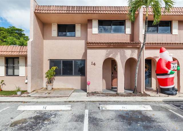 Property at 14 Seville Cir Unit 2-54, Davie, FL 33324, 3 beds, 2.5 baths