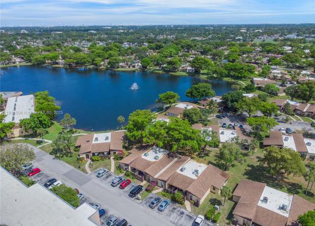 Property at 322 Briarwood Cir Unit 1-17, Hollywood, FL 33024, 2 beds, 2 baths