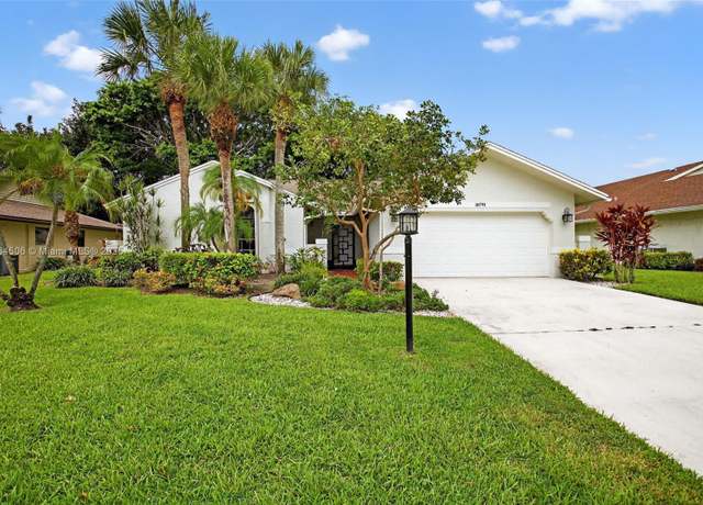 Property at 16791 Boca Delray Dr, Delray Beach, FL 33484, 2 beds, 2.5 baths