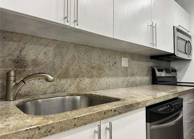 Property at 1130 11th St Unit 4D, Miami Beach, FL 33139, 1 bed, 1.5 baths