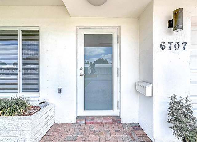 Property at 6707 NW 71st St, Tamarac, FL 33321, 2 beds, 2 baths