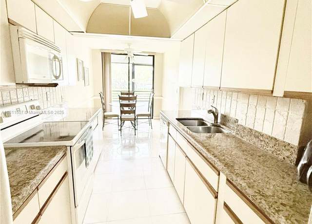 Property at 1470 Sheridan St Unit 18C, Hollywood, FL 33020, 2 beds, 2 baths