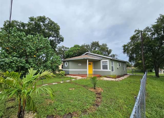 Property at 800 NW 15th Ave, Fort Lauderdale, FL 33311, 3 beds, 1 bath