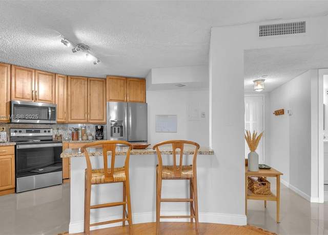 Property at 200 Leslie Dr #511, Hallandale Beach, FL 33009, 1 bed, 1 bath