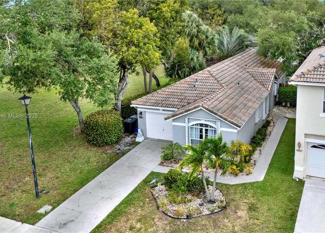 Property at 6843 Big Pine Key St, Lake Worth, FL 33467, 3 beds, 2 baths