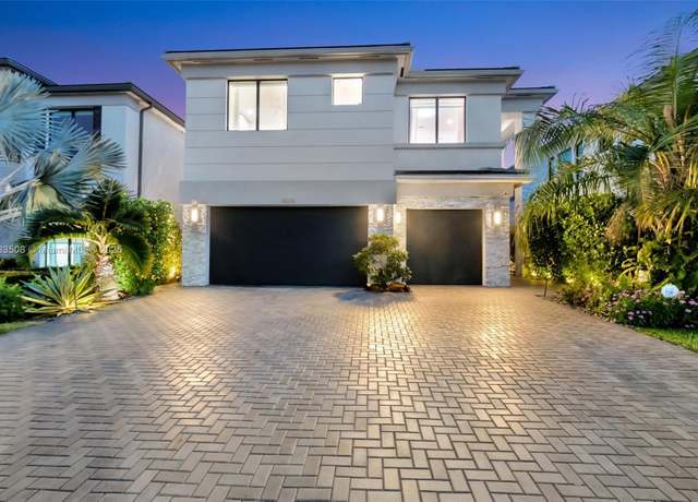 Property at 8608 Torrey Isles Ter, Boca Raton, FL 33496, 5 beds, 5 baths