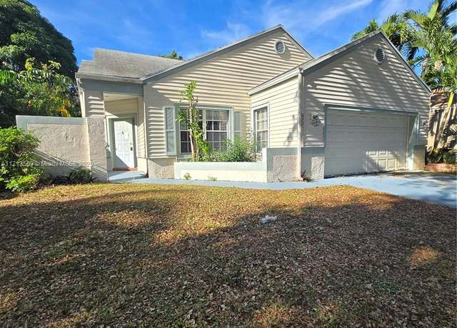Property at 8651 SW 12th St, Pembroke Pines, FL 33025, 2 beds, 2 baths