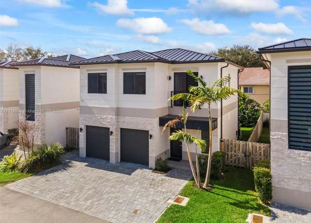 Property at 7771 SW 99th St, Miami, FL 33156, 4 beds, 2.5 baths