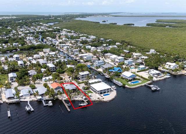 Property at 794 Narragansett Ln, Key Largo, FL 33037, 3 beds, 2 baths