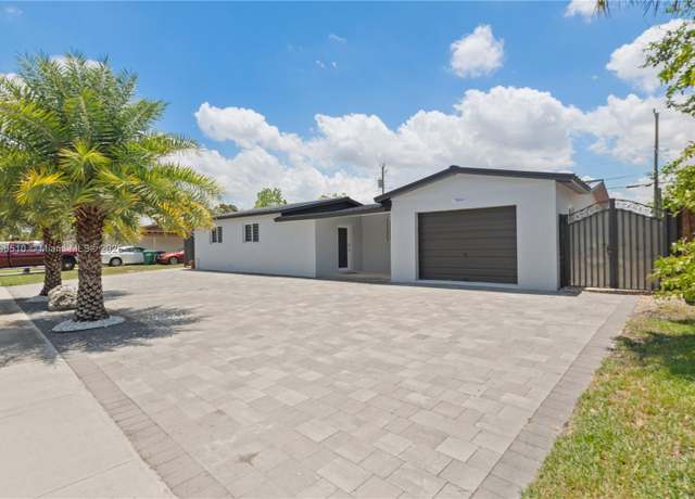 Property at 7880 NW 174th Ter, Hialeah, FL 33015, 5 beds, 3 baths
