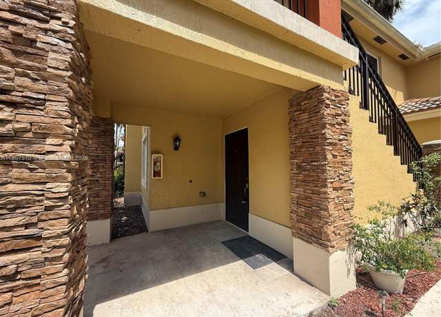 Property at 3390 NE 9th St #104, Homestead, FL 33033, 3 beds, 2 baths