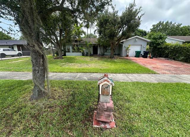 Property at 10944 SW 159th Ter, Miami, FL 33157, 3 beds, 2 baths