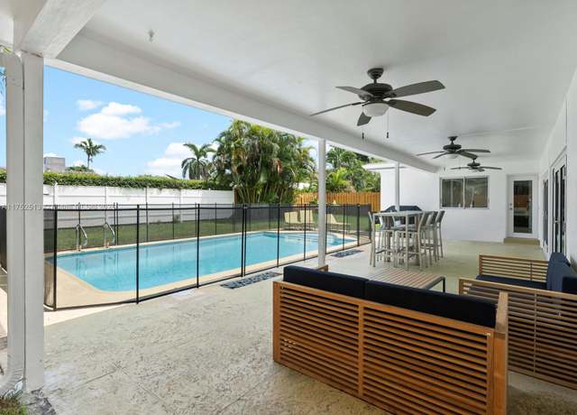 Property at 3721 N 55th Ave, Hollywood, FL 33021, 5 beds, 2 baths