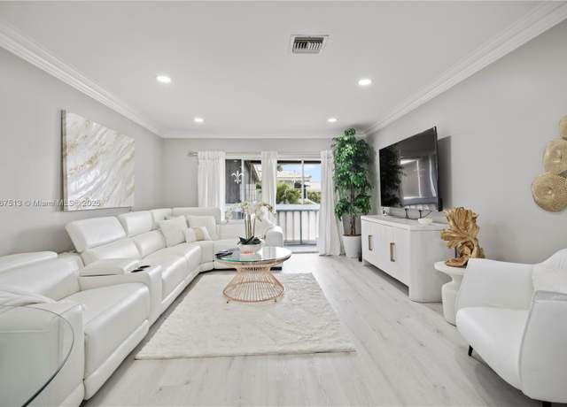 Property at 222 N Federal Hwy #207, Deerfield Beach, FL 33441, 2 beds, 1 bath