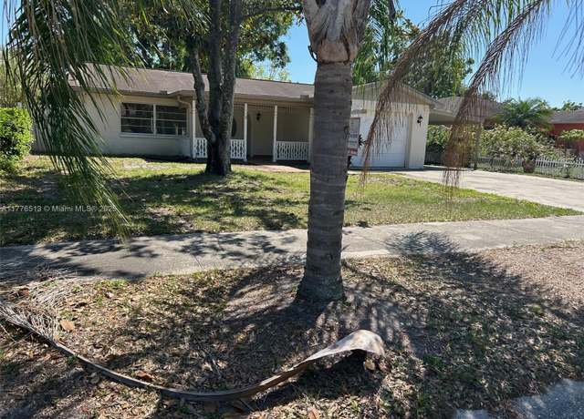 Property at 1912 W Clinton St, Tampa, FL 33604, 3 beds, 2 baths